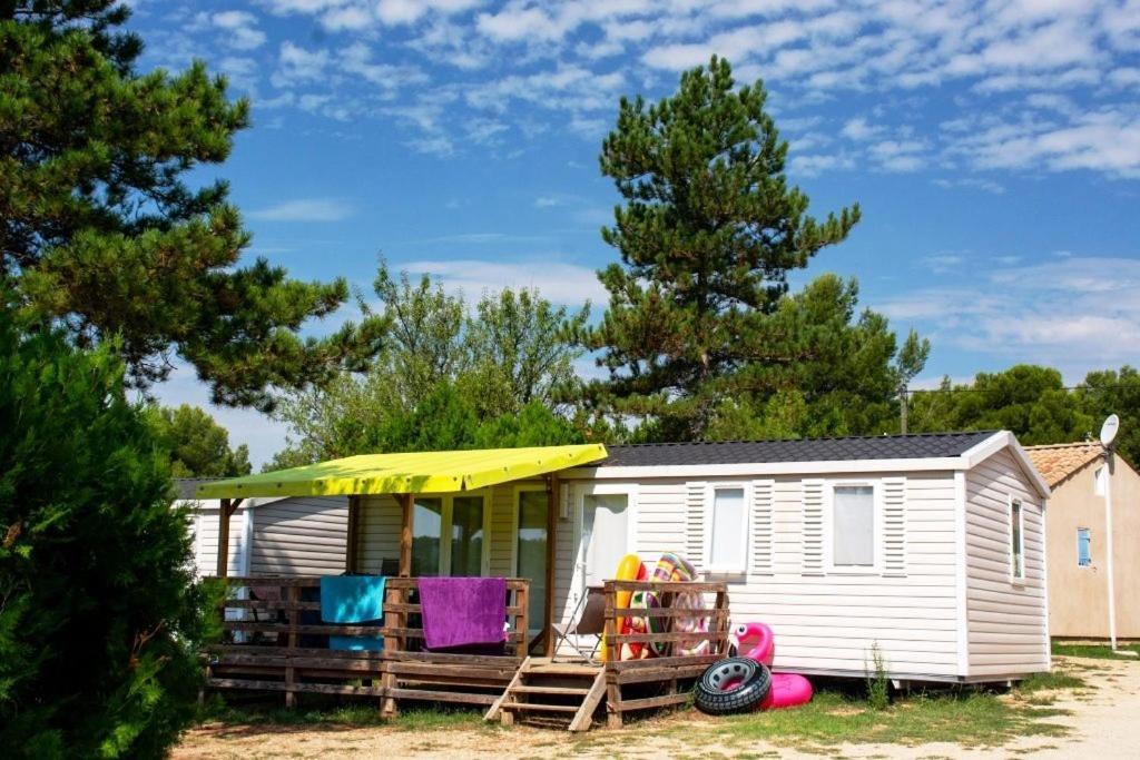 Camping Les Hautes Prairies Lourmarin Exterior photo