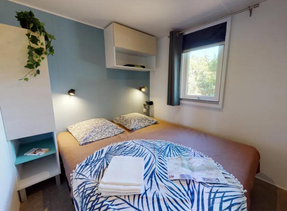 Camping Les Hautes Prairies Lourmarin Exterior photo